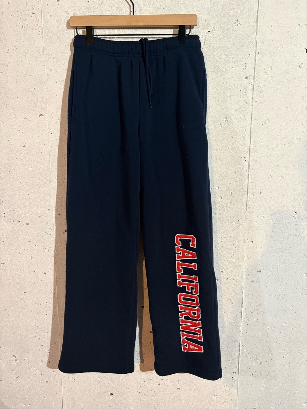 Refuge California Wide Leg Sweatpants | Size: Small